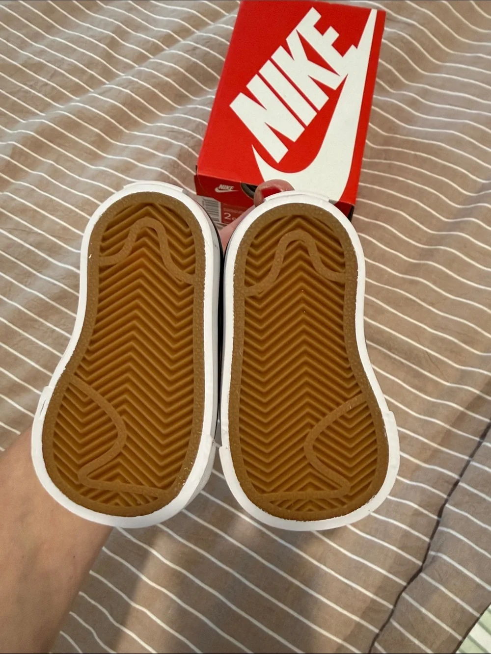 Nike White Kids Sneakers with Brown Accents